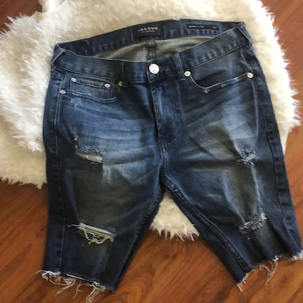 PacSun Cut off Jean mid length shorts Size 30